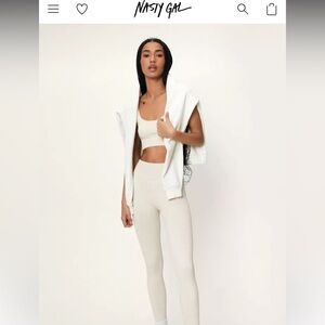 🤍 IVORY Seamless Sculpted Ribbed Bralette / Sports Bra🤍 Medium, Never worn! 🔥